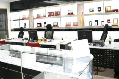 恒和珠宝 匠心独运，璀璨传承——探索珠宝首饰零售的艺术与价值